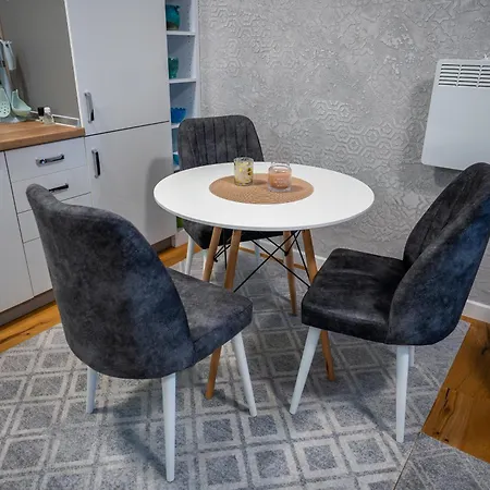 아파트 Mountain Goat