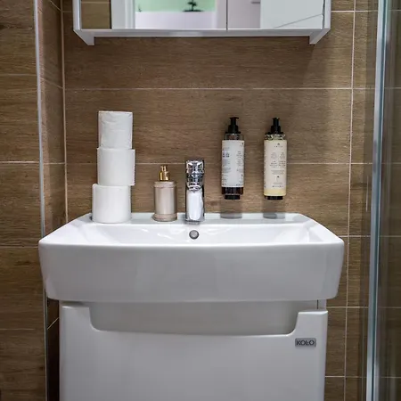 아파트 Mountain Goat